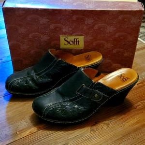 Sofft Dory Navy Clogs
